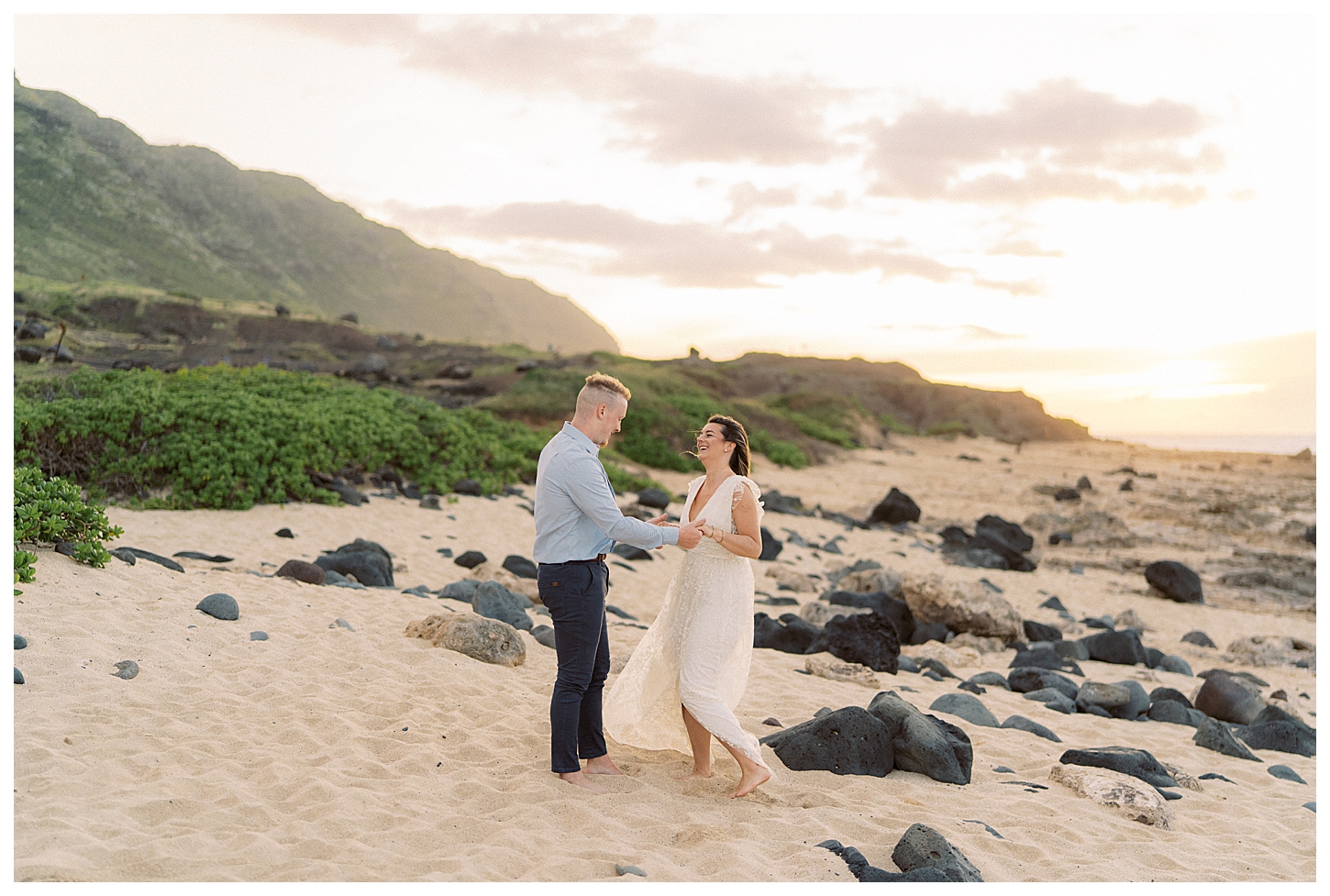 Oahu Hawaii Couples Photographer