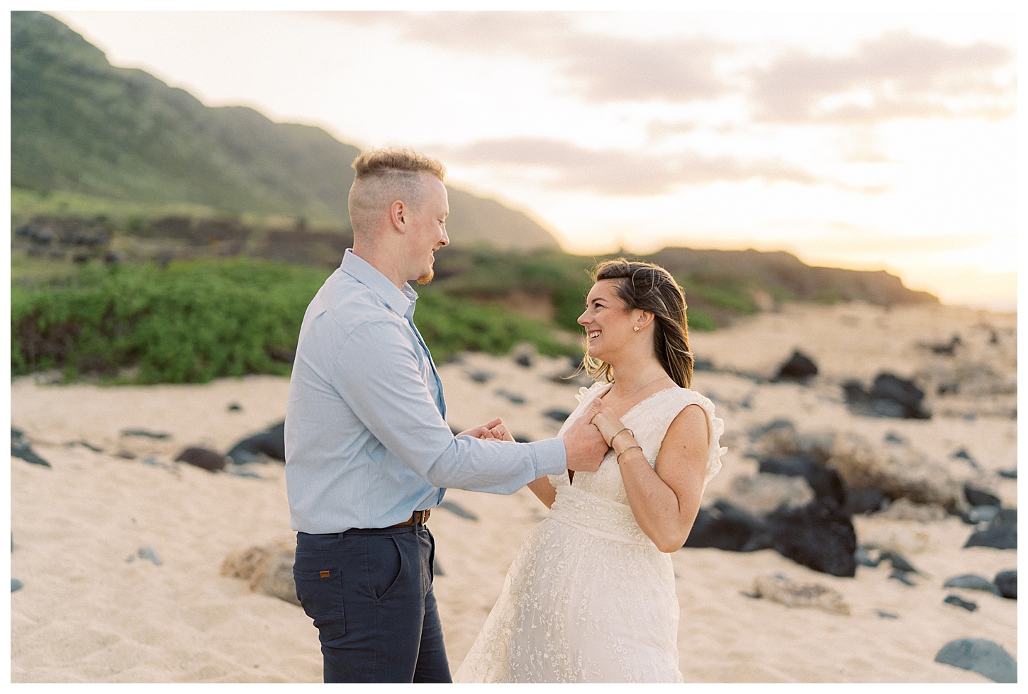 Oahu Hawaii Couples Photographer