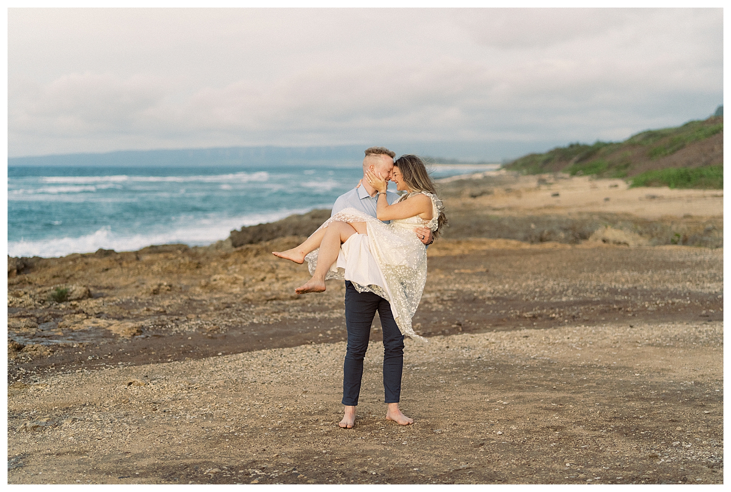 Oahu Hawaii Couples Photographer