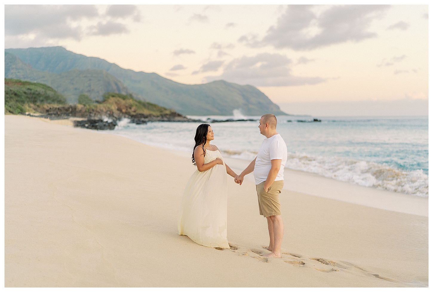 Oahu Hawaii Maternity Photographer