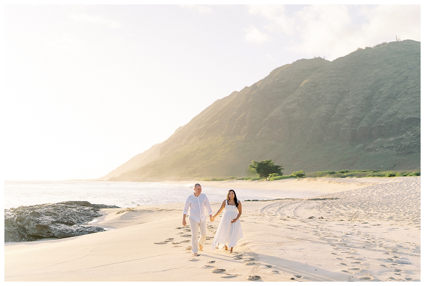 Oahu Hawaii Maternity Photographer