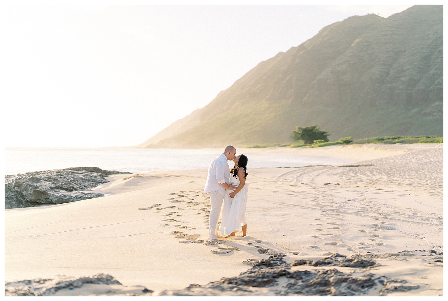 Oahu Hawaii Maternity Photographer