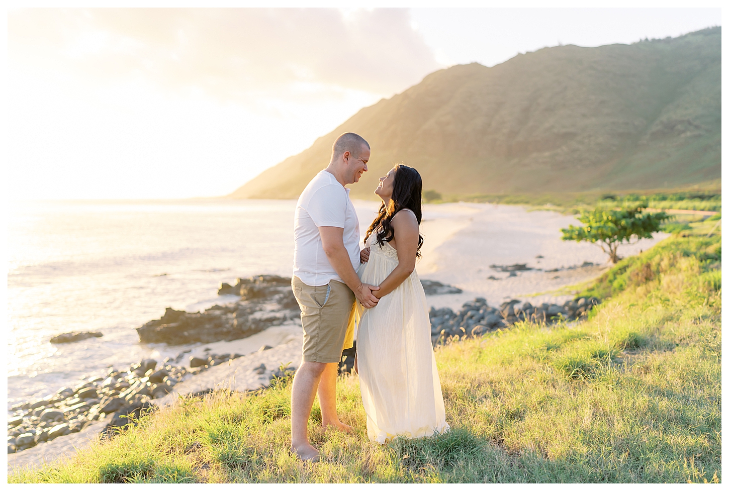 Oahu Hawaii Maternity Photographer